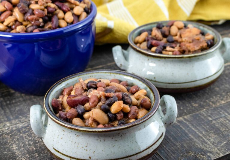 Slow cooker baked beans with bacon