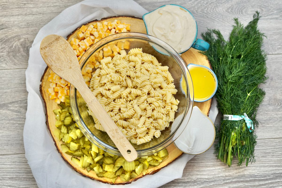 dill pickle pasta salad ingredients