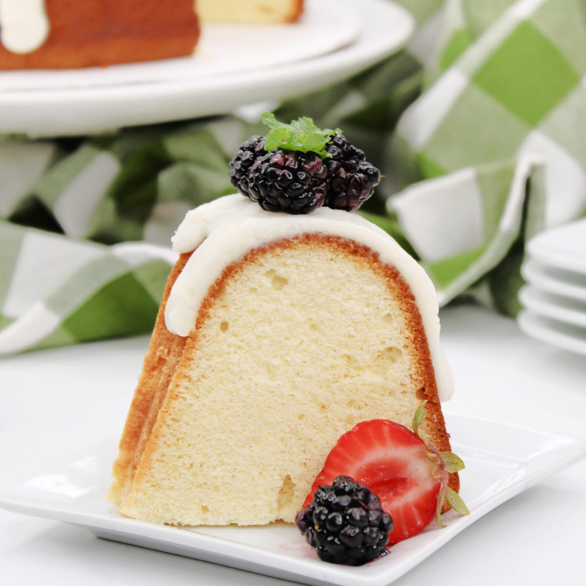 White Wine poundcake with lemon cream cheese icing